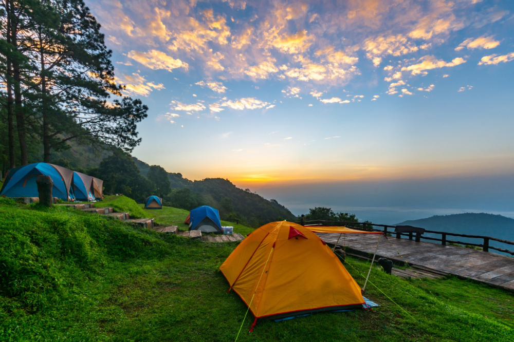 Tempat Camping Terbaik dengan Pemandangan Indah